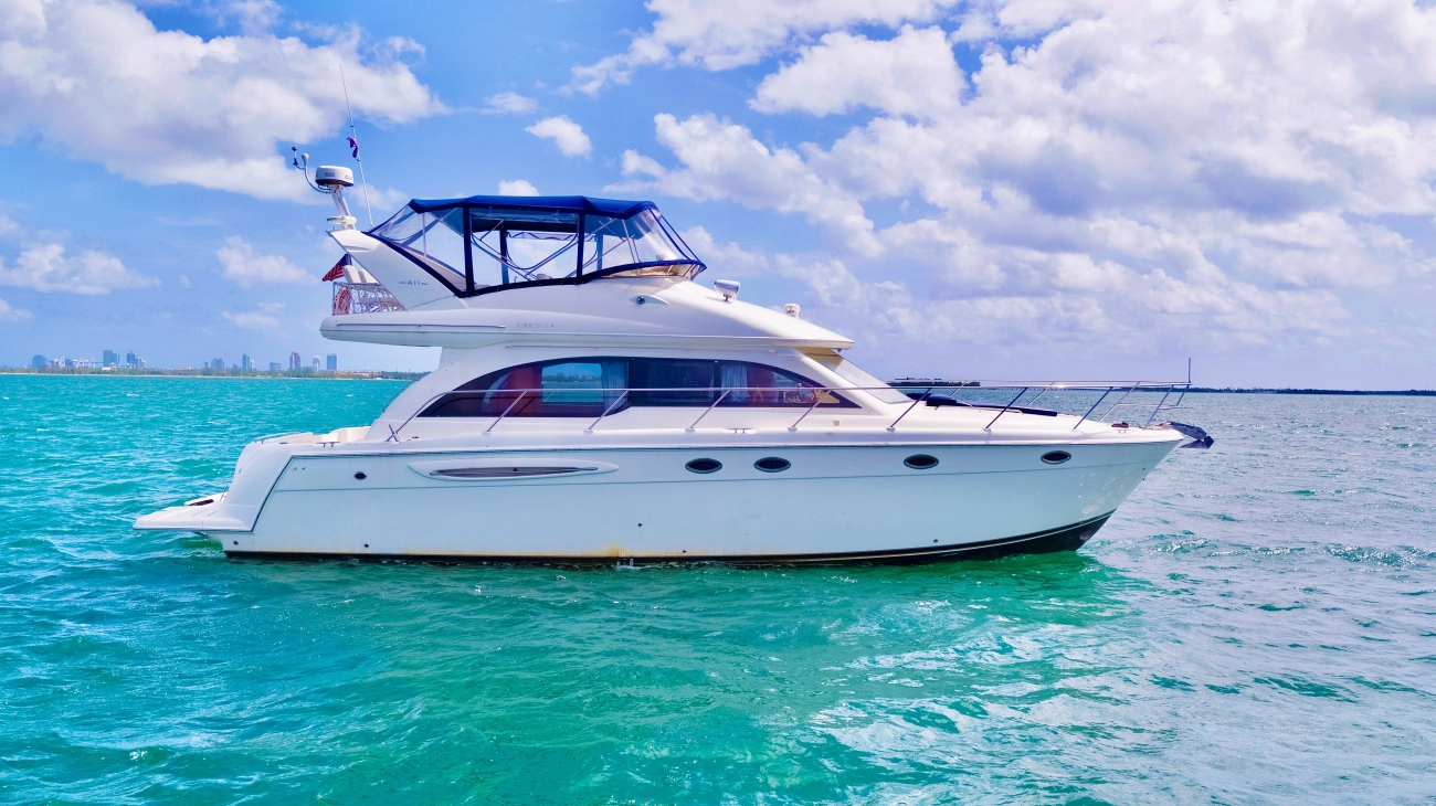 Stunning 46 ft Meridian Yacht available for rental in Miami, FL